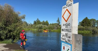 6 swept over Oregon waterfall; 1 dead and 2 missing