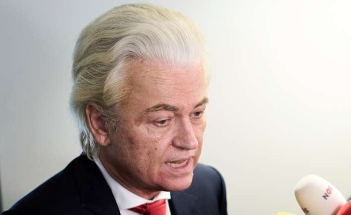 A bill setting new limits on asylum-seekers passes in the Dutch parliament