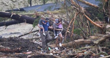 Amazing Rescue of Woman in Tree, Stunning Video Shows Just How Fast TX Flood Waters Rose