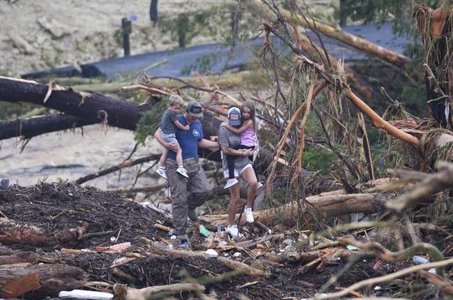 Amazing Rescue of Woman in Tree, Stunning Video Shows Just How Fast TX Flood Waters Rose