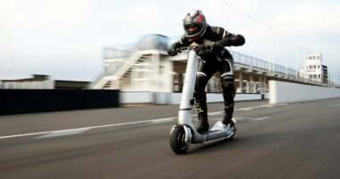 An electric scooter that accelerates faster than a Tesla Model 3? No thanks!