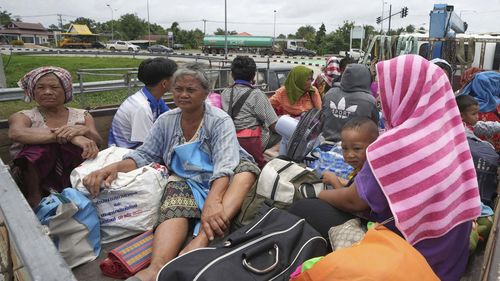Aussies told to avoid more parts of Thailand as locals flee fighting along border
