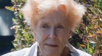 Beloved sitcom star is unrecognizable on rare outing... guess who?