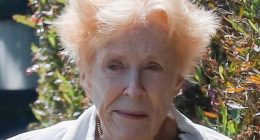 Beloved sitcom star is unrecognizable on rare outing... guess who?