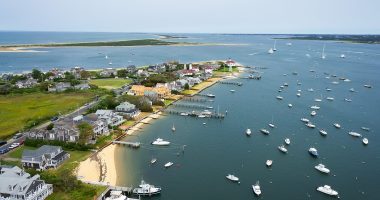 CNN staffers livid after star of embattled network buys vacation home