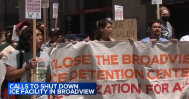 Chicago protest calls on Cook County, Illinois to shut down Broadview ICE facility, alleging inhumane conditions