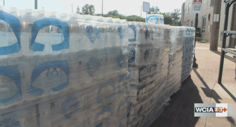 Coles Co. stores working to keep bottled water stocked during 'do not drink' order