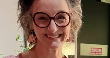Colin Fassnidge comes to Julie Goodwin's defence after weight loss