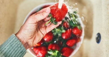Does rinsing your produce with water actually do anything?