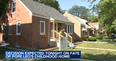 Dolton Village Board to vote on purchase of Pope Leo's childhood home at 212 East 141st Place