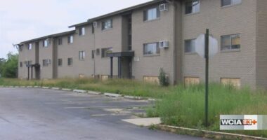 Dozens still living in condemned apartment complex in Champaign