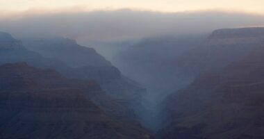 Fire crews along Grand Canyon are trying to save cabins after loss of historic lodge