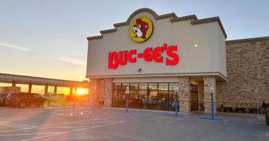 Georgia’s largest Buc-ees opens in Brunswick ahead of holiday travel