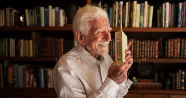 He pioneered the cellphone. It changed how people around the world talk to each other — and don’t