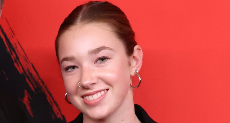 Her father is a 90s TV star. Can you guess the nepo baby?
