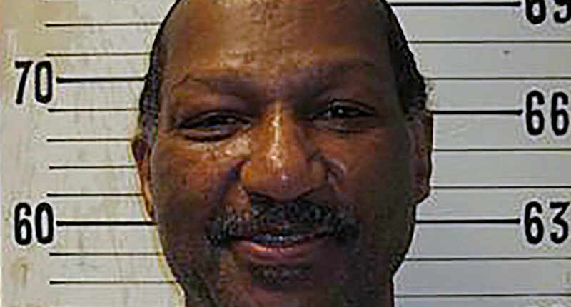 Inmate's heart device must be turned off at execution, judge rules