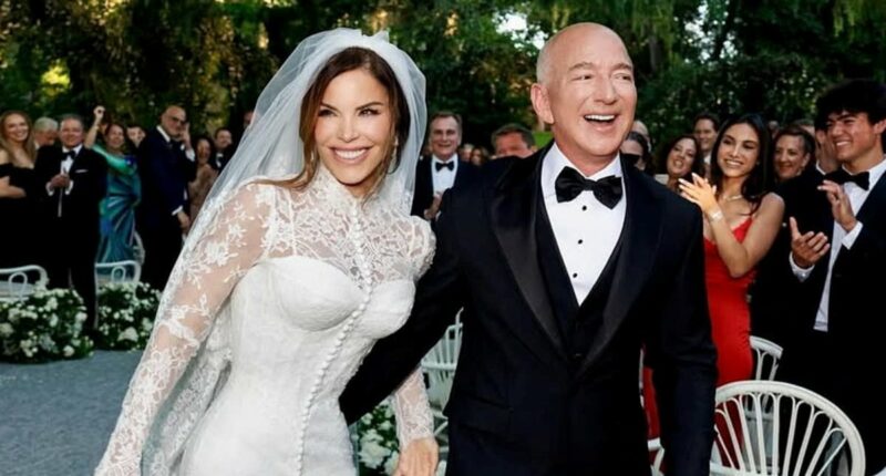 Internet spots Lauren Sanchez and Jeff Bezos's 'edited' wedding pics