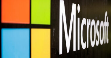 Is Outlook down? Thousands of users report issues accessing their email