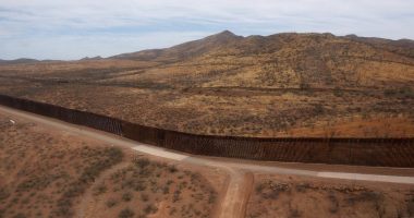 Judge blocks Trump's asylum access suspension at border