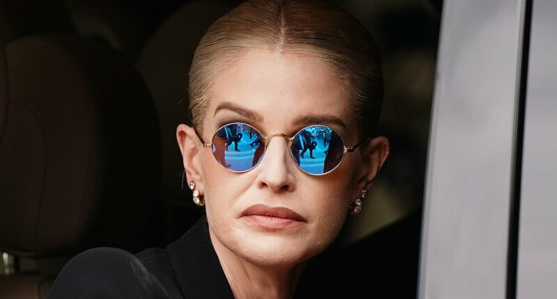 Kelly Osbourne makes touching tribute at Ozzys funeral procession