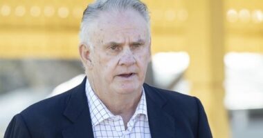 Labor to keep Latham portrait with note condemning his behaviour
