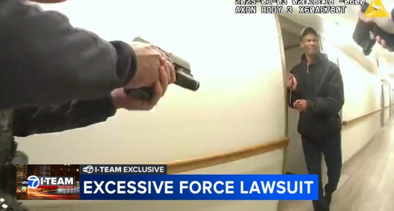 Lawsuit alleges Chicago police pattern of excessive force in officer-involved shootings; Timothy Glaze killed in Little Village