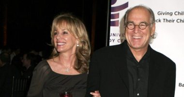 Musician Jimmy Buffett and wife Jane Slagsvol arrive for the New York University Child Study Center Gala at Cipriani in midtown on December 4, 2006 in New York City. (Photo by Donna Ward/Getty Images)