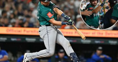 Mariners' Cal Raleigh hits 37th, 38th homers to move within one of Barry Bonds' pace