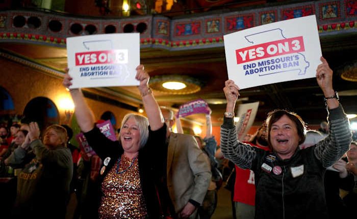 Missouri judge again blocks many of the state's anti-abortion laws