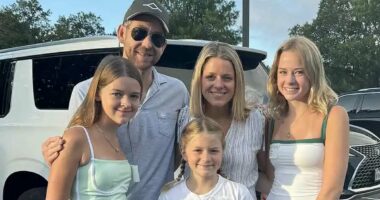 Mom describes daughters' survival at Camp Mystic during Texas floods