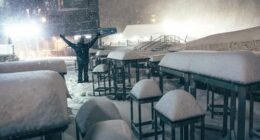 S﻿now resorts in NSW have been hit with a massive snow dump as ski enthusiasts gear up to hit the slopes during the school holidays. Falls Creek