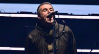 Oasis are back! Liam and Noel Gallagher FINALLY arrive on stage
