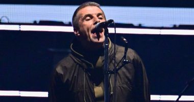 Oasis are back! Liam and Noel Gallagher FINALLY arrive on stage