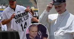 Pope Leo XIV gives autographed jersey to White Sox player from 2005 World Series team