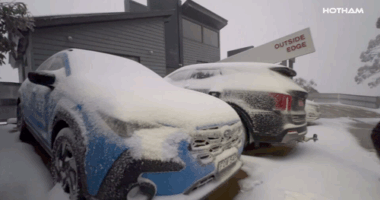 Mt Hotham locals woke to more than 10cm of fresh snow this morning after temperatures plunged to almost minus four degrees.ï»¿