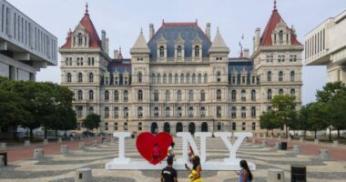 Redistricting war underscores growing power of state legislatures