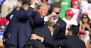 Secret Service suspends six agents over 'failures'