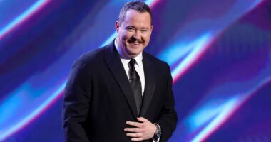 Shane Gillis stuns ESPYs crowd with Epstein joke
