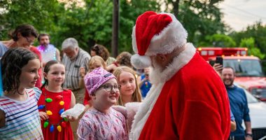 Small town creates 'last' Christmas for girl, 9, with terminal cancer
