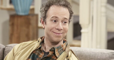 The Plot Of The Big Bang Theory's Stuart Spin-Off Sounds Totally Wild