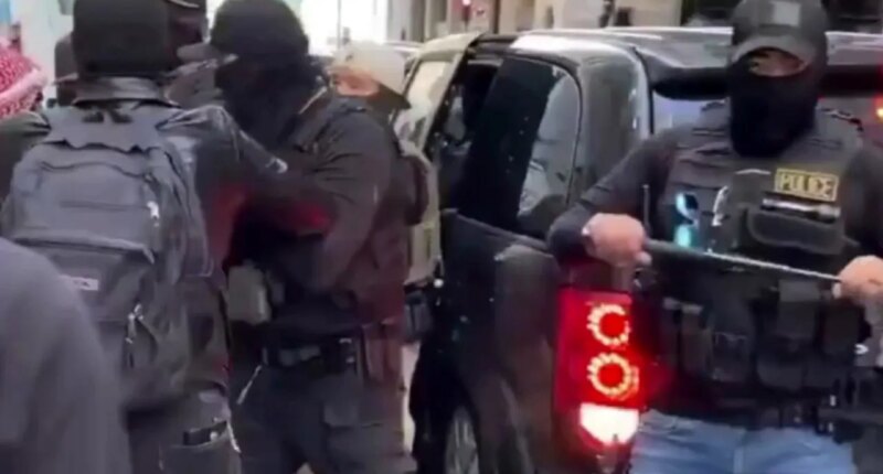 WATCH: ICE agents fight off masked mob outside blue city immigration court
