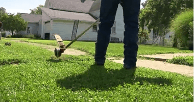 14-year-old helps his community by mowing lawns for free