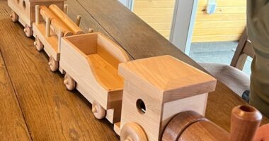 94-year-old in Indiana gives to children through his wooden trains