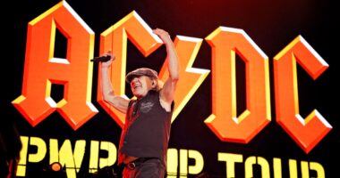 AC/DC’s Smash Returns To Its All-Time Peak Globally