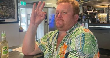 Anxiety, ADHD and addiction were killing me. These simple lifestyle changes saved me in a YEAR, I lost 54kg - and finally got off the meds doctors said I'd need for life