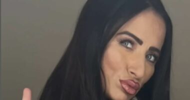Chantelle Houghton shows off dramatic new look after 'liquid facelift' amid her five-stone weight loss