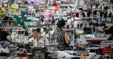 China's manufacturing activity contracts for a third month amid deflation woes