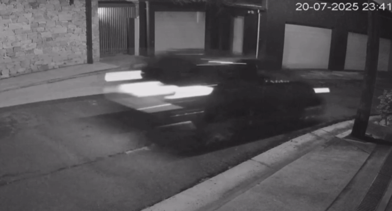 Dashcam shows moment car allegedly speeds, crashes through elite Sydney suburb