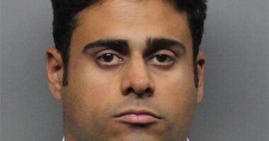 Delta Airlines co-pilot arresteda in California, booked on child sex charges