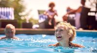 Dentist issues alert over 'swimmer's calculus'